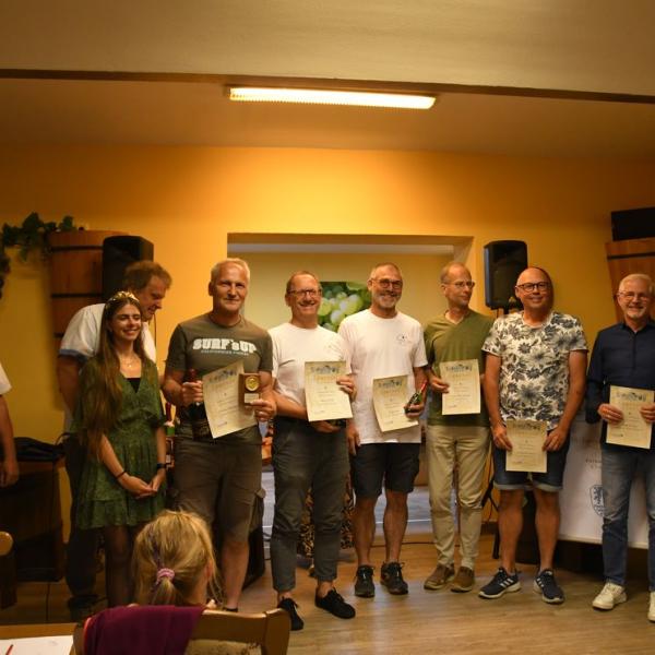 Siegerehrung Durch Den Freyburger Burgermeister Udo Manicke Und Die Freyburger Weinprinzessin Jennifer Jager 29 