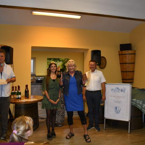 Siegerehrung Durch Den Freyburger Burgermeister Udo Manicke Und Die Freyburger Weinprinzessin Jennifer Jager 36 