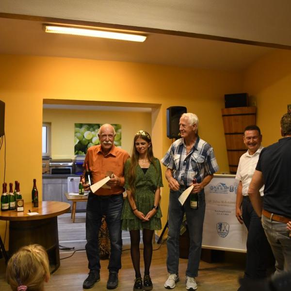 Siegerehrung Durch Den Freyburger Burgermeister Udo Manicke Und Die Freyburger Weinprinzessin Jennifer Jager 39 