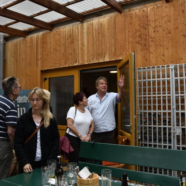 Siegerehrung Durch Den Freyburger Burgermeister Udo Manicke Und Die Freyburger Weinprinzessin Jennifer Jager 